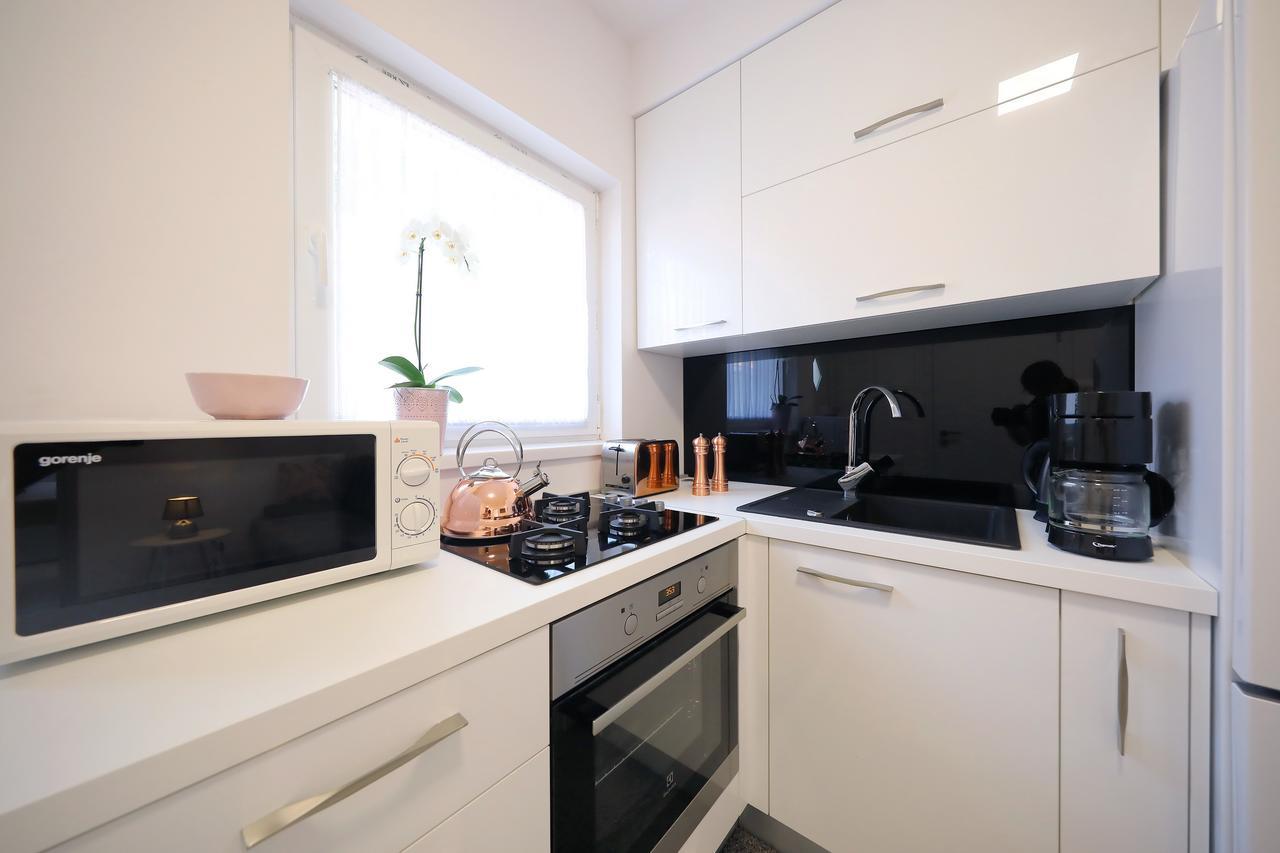 Apartment Mini ซาดาร์ ภายนอก รูปภาพ