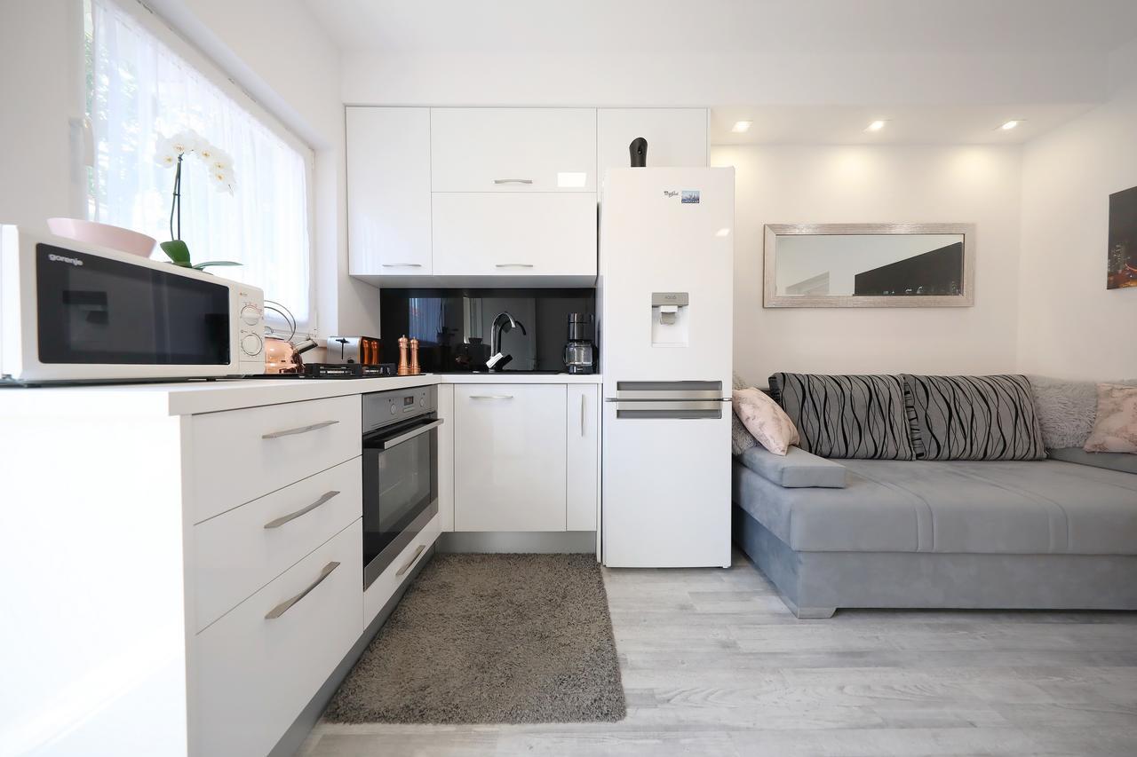 Apartment Mini ซาดาร์ ภายนอก รูปภาพ